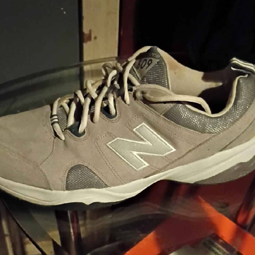 New Balance Gray Athletic Shoes with Suede and Mesh Upper